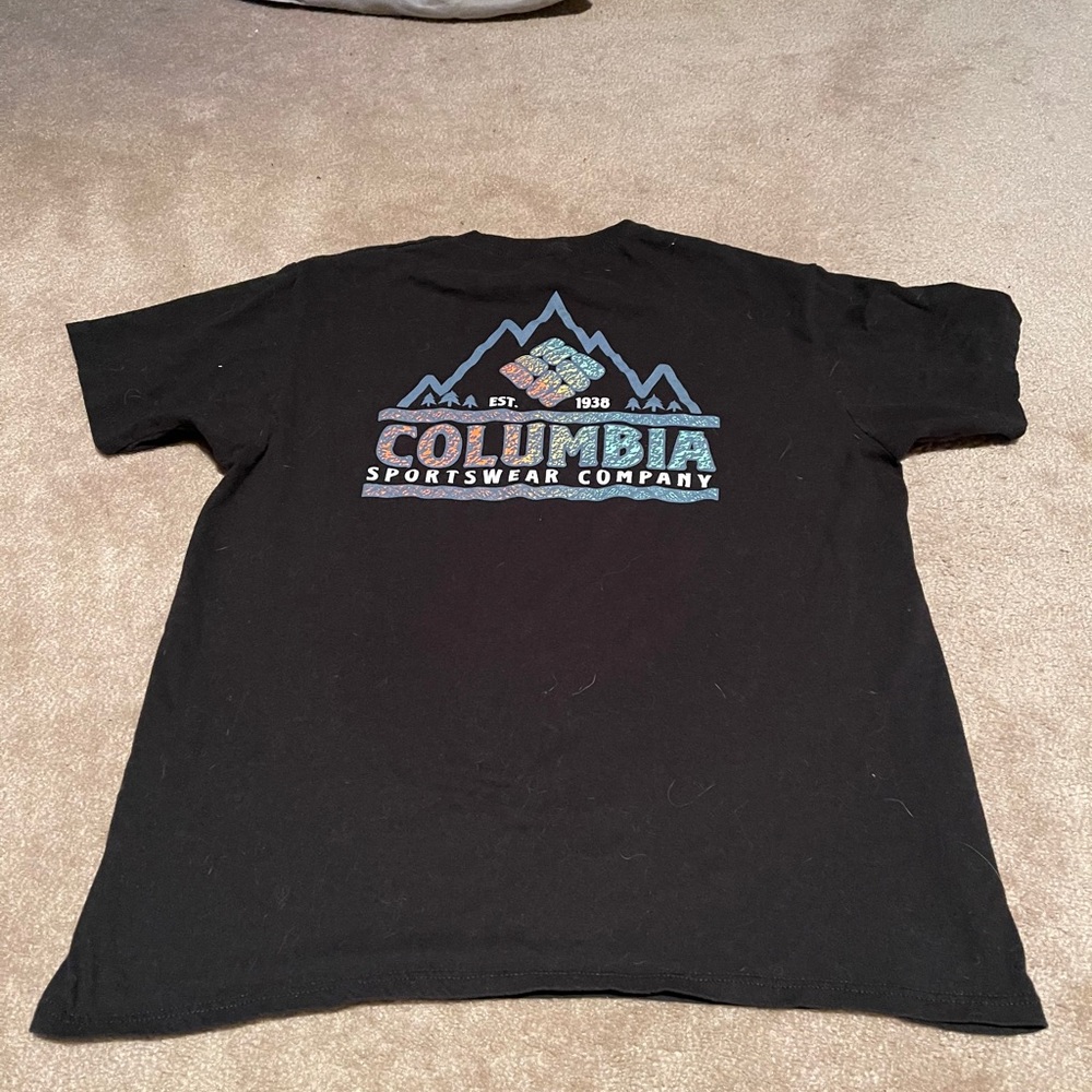 Columbia T-shirt (big pattern on back of shirt)